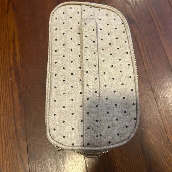 Kate Spade Lunch Bag “out To Lunch” Coated tote - Picture 2 of 6